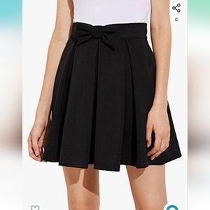 Box Pleat Bow Skirt
